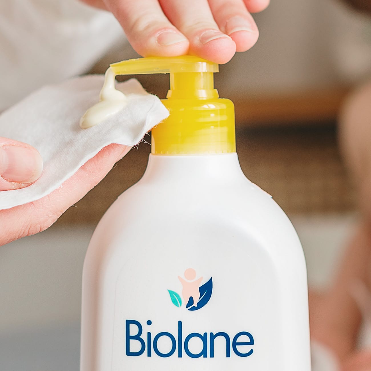 biolane-liniment-ol-o-calcaire-babypflege-700-ml-olive image 3