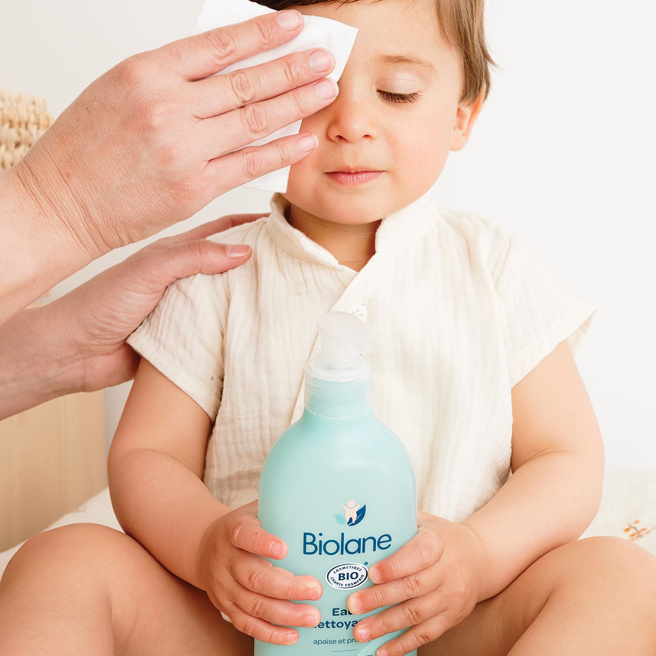 biolane-bad-toilette-bio-reinigungswasser-500-ml-empfindliche-haut image 2